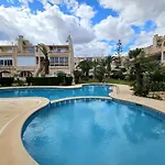 Penthouse With A Large Terrace Next To The Beaches Appartement *