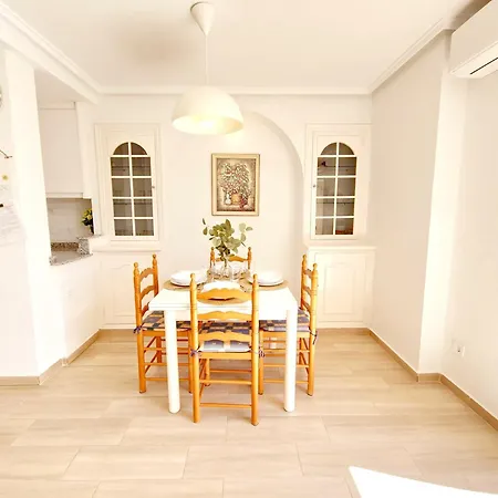 Lägenhet Penthouse With A Large Terrace Next To The Beaches