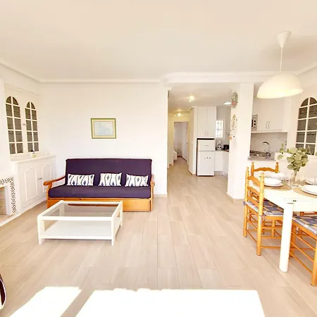 Lägenhet Penthouse With A Large Terrace Next To The Beaches