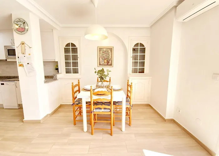 Appartement Penthouse With A Large Terrace Next To The Beaches