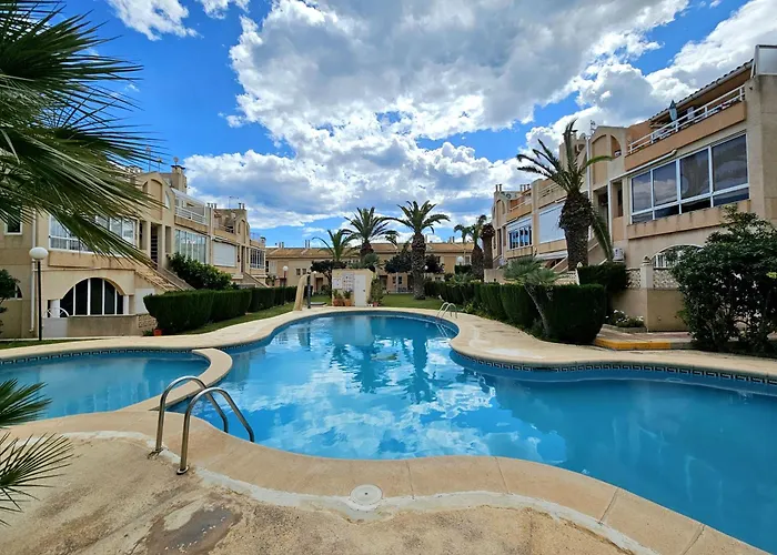 Penthouse With A Large Terrace Next To The Beaches Appartement *