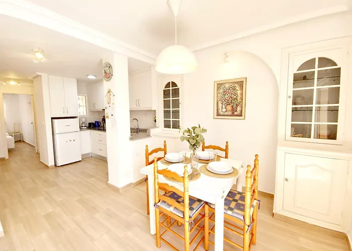 Lägenhet Penthouse With A Large Terrace Next To The Beaches