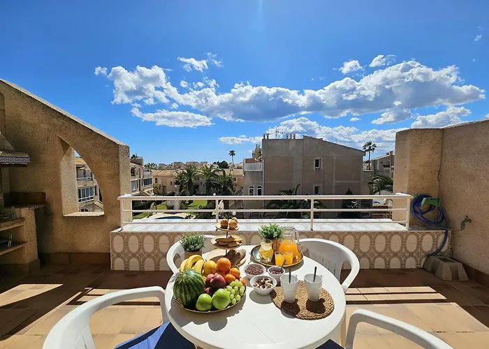 Lägenhet Penthouse With A Large Terrace Next To The Beaches Torrevieja
